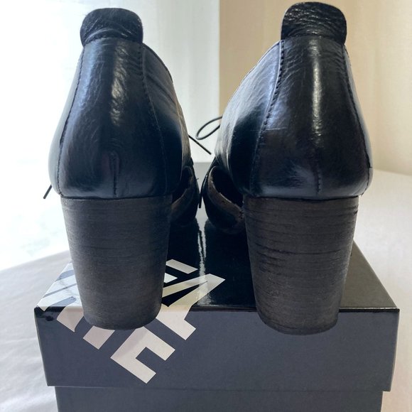 🎉 Gorgeous Italian RETRO VIBE Lace Up Oxford Heels in box Cap Toe 2 TONE US 8.5 - Picture 8 of 11